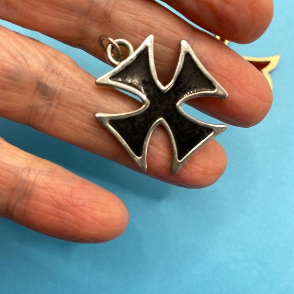 Knight's Templar Red Cross Pewter & Black Silver Cross Pendants - Picture 7 of 8